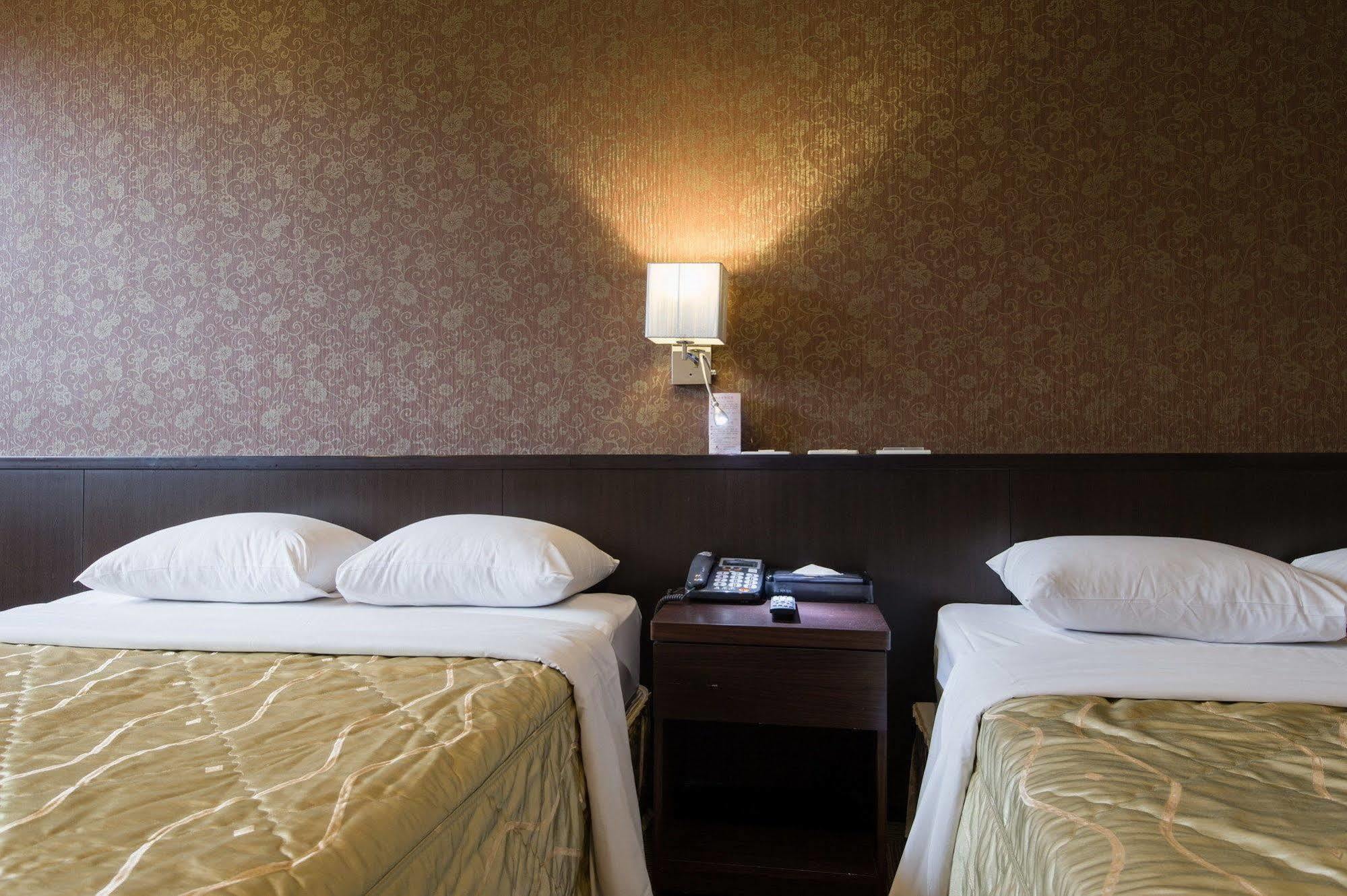 Atami Hotel Tajpej Buitenkant foto
